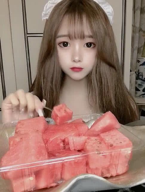 旅游吃瓜小姐姐,揭秘各地美食背后的故事