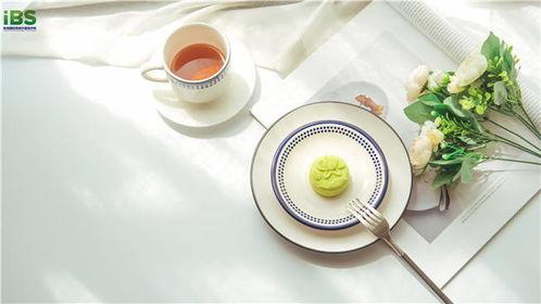 吃瓜盟主英语,Unveiling the Secrets of the Gossipy Kingdom: A Journey with the Eloquent Eater